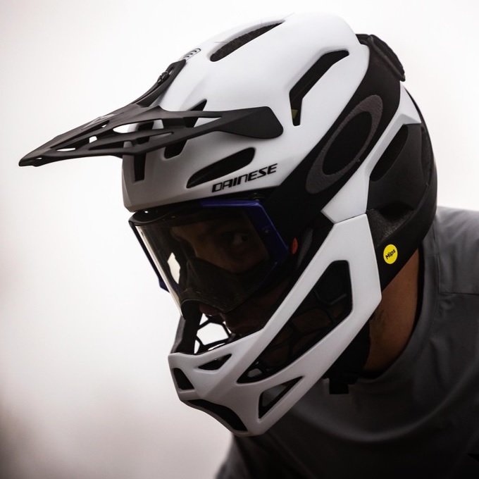 Uvex full 2024 face mtb helmet